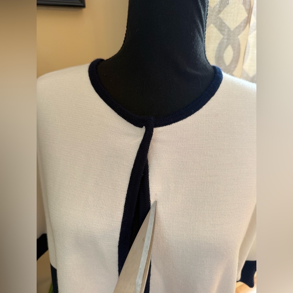 St John Blue/White Colorblock Short Sleeve Cardigan Sweater Women’s Size Small - Picture 16 of 16